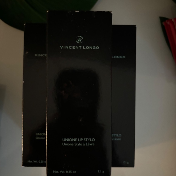 97 items Vincent Longo Assorted Cosmetics - Picture 14 of 16